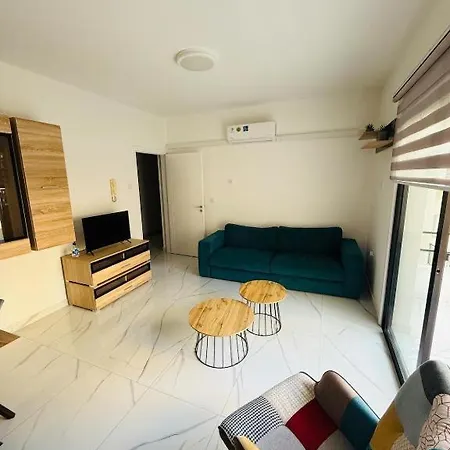 Brand New, Finikoudes Area Lárnaka