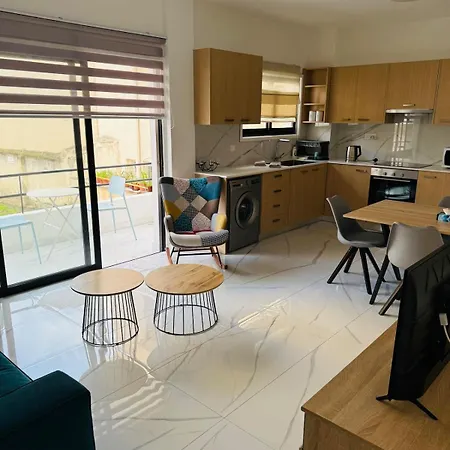 Apartman Brand New, Finikoudes Area